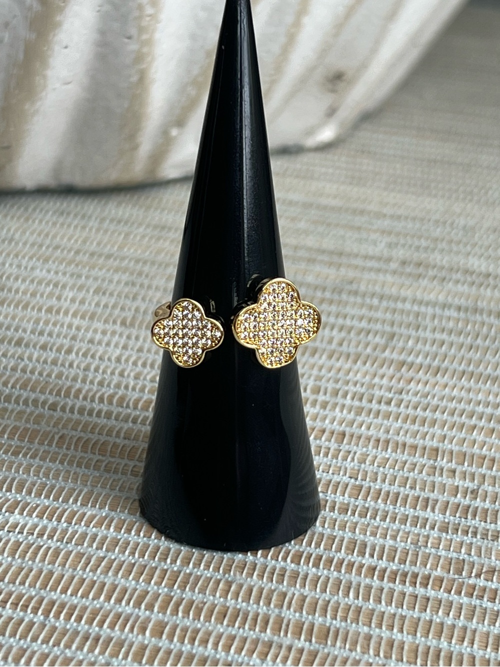 Adjustable Gold Pavé double Clover ring